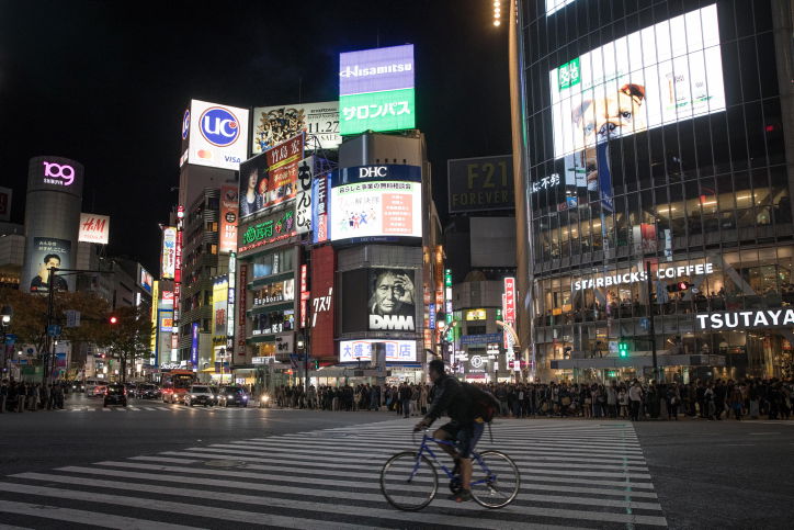 סיור דרך עדשת המצלמה ברחובות טוקיו