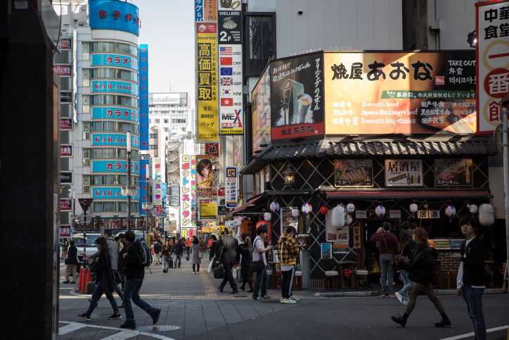 סיור דרך עדשת המצלמה ברחובות טוקיו