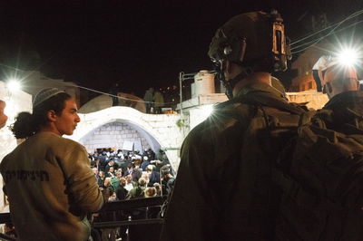 הלילה בשכם: 1,400 מתפללים בקבר יוסף