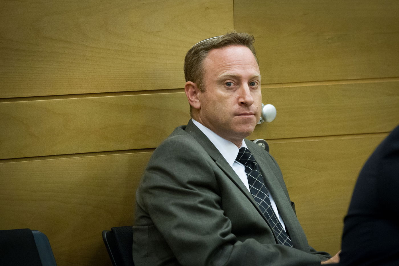 ארי הרו,, בבית המשפט