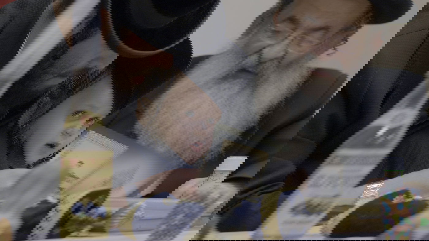 'מלכויות של מטה' • פרק 1: נקמתו של סנדר