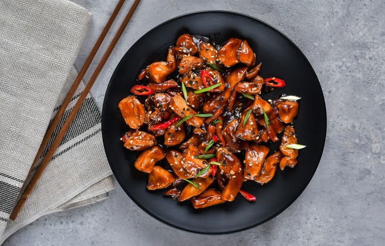 נגיסי עוף ברוטב אסייתי מתקתק ופיקנטי