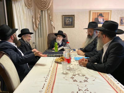 הגאון רבי שמעון אליטוב בכינוס בביתו, השבוע