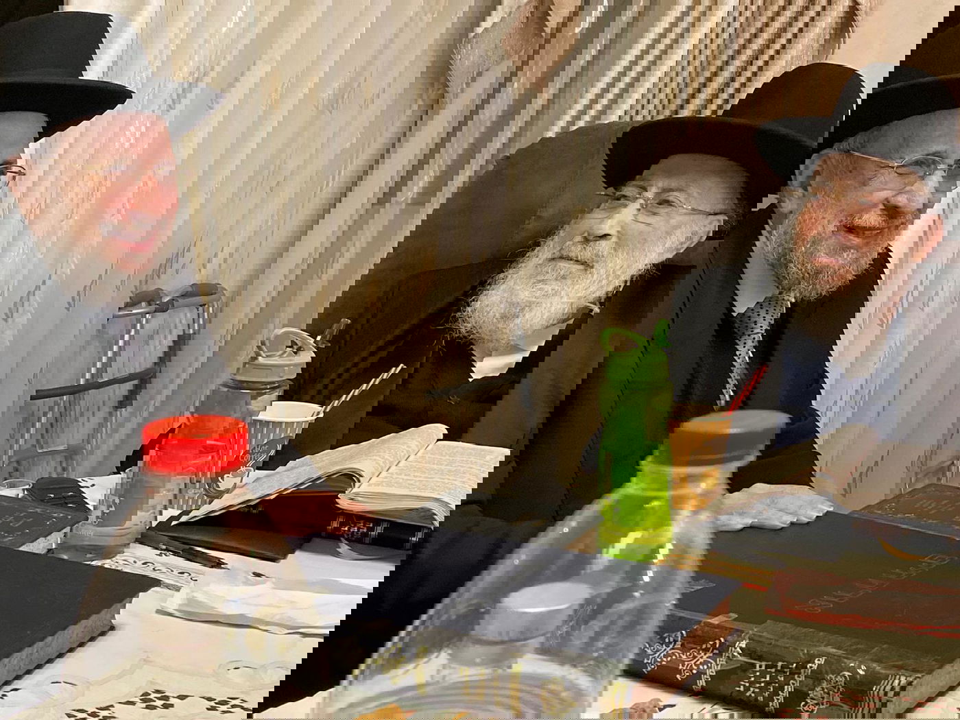 הגאון רבי שמעון אליטוב שב לביתו וכינס דיון הלכתי