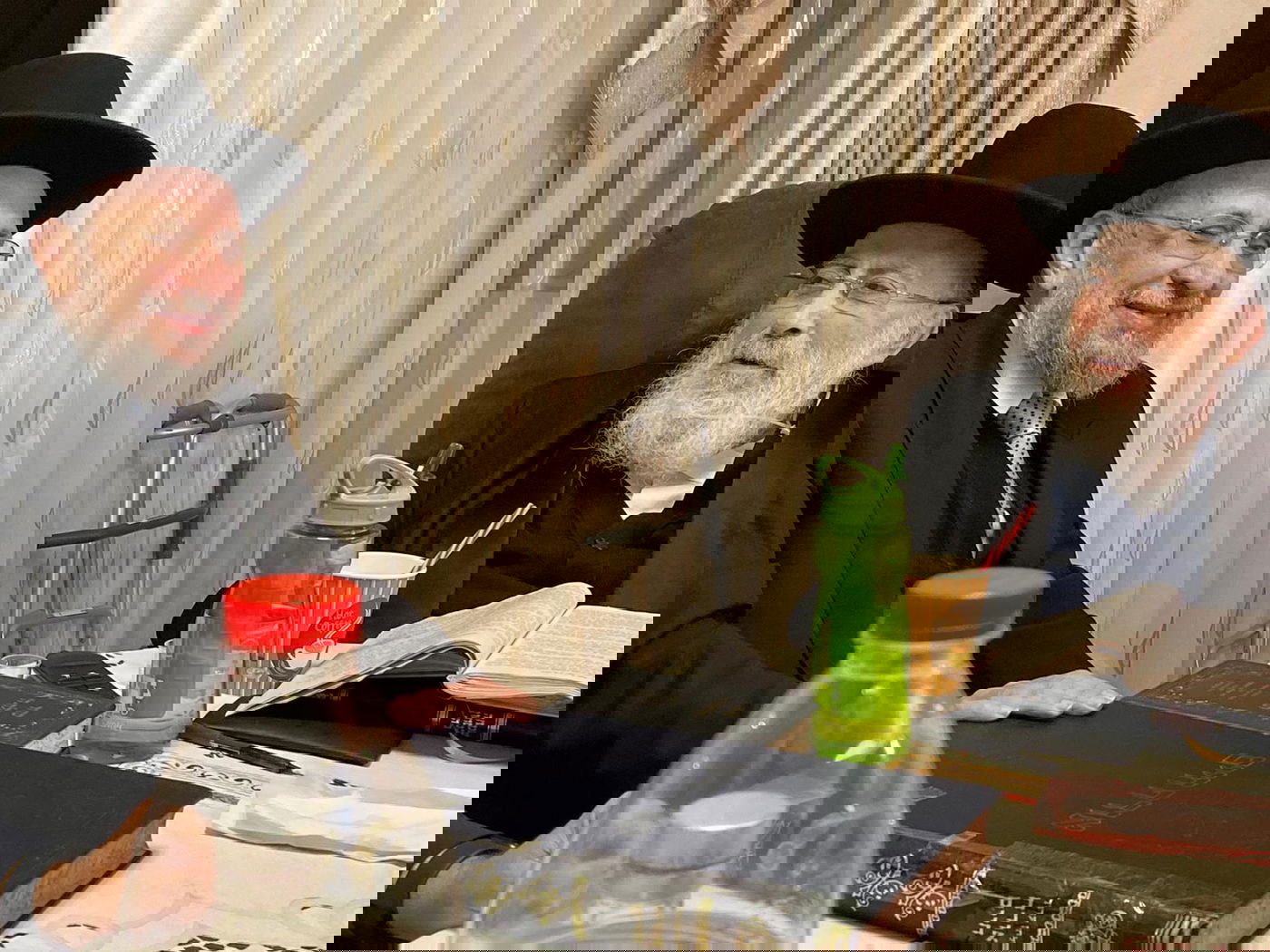 הגאון רבי שמעון אליטוב שב לביתו וכינס דיון הלכתי