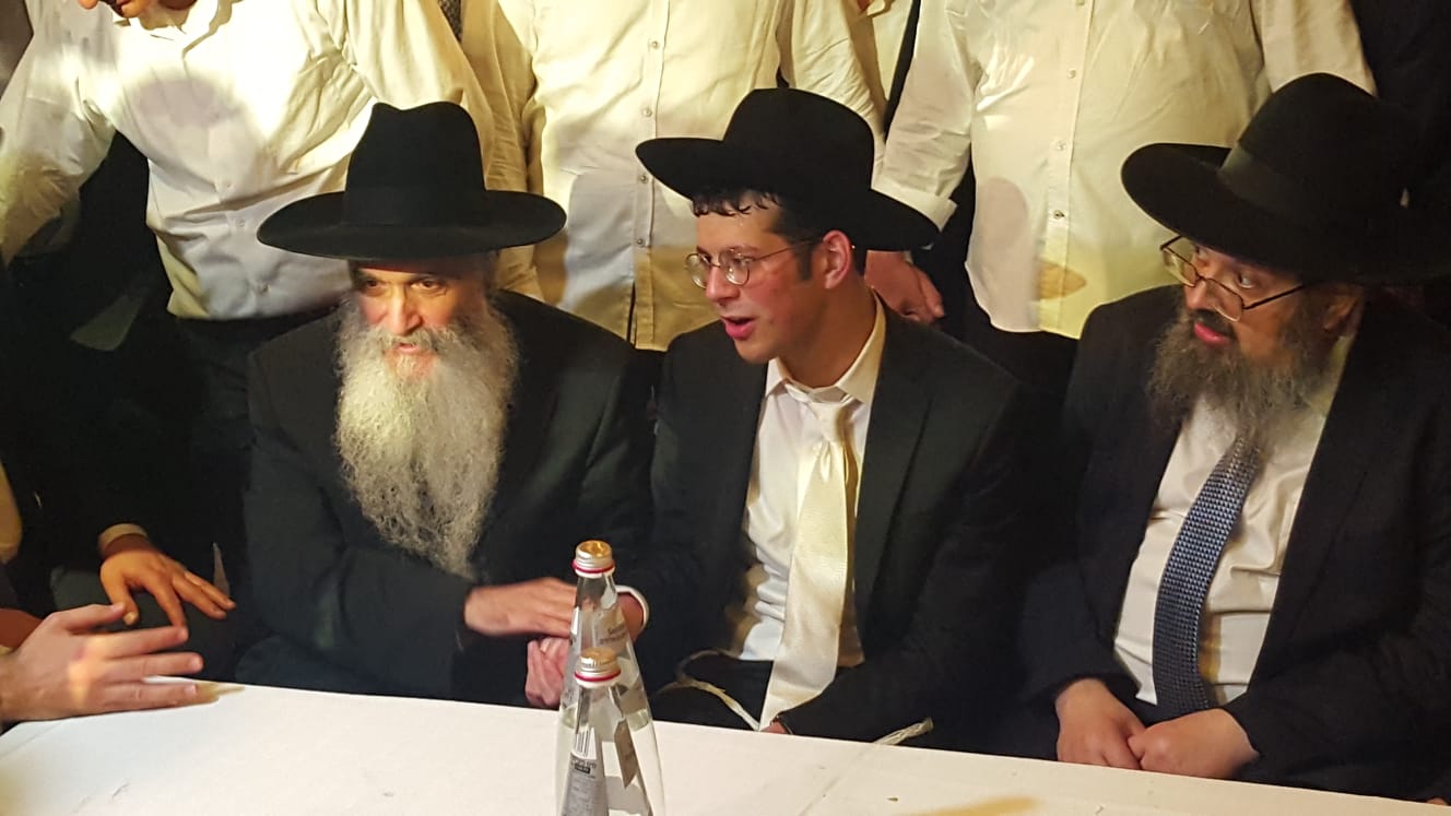 הריקוד הסוער של האדמו"ר רבי דוד אבוחצירא בחתונת נכדתו