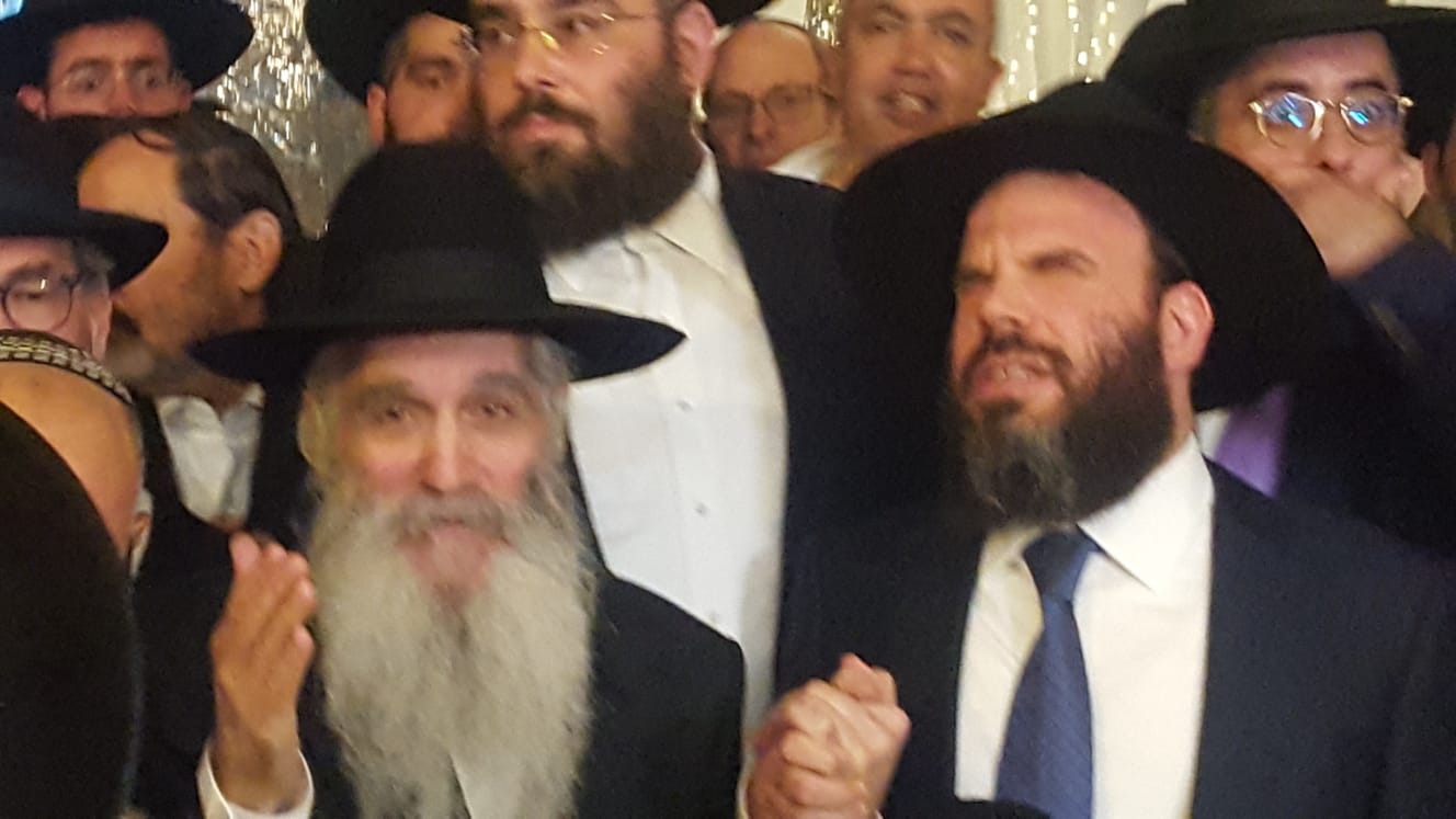 הריקוד הסוער של האדמו"ר רבי דוד אבוחצירא בחתונת נכדתו
