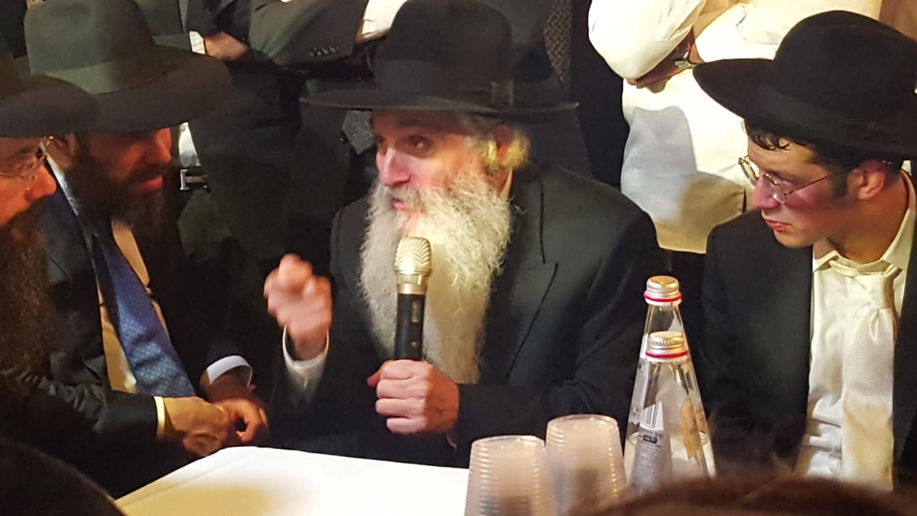 הריקוד הסוער של האדמו"ר רבי דוד אבוחצירא בחתונת נכדתו