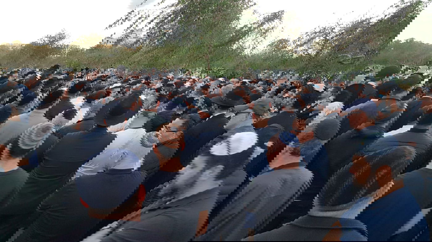 היתום בן ה-7 הספיד: "אבא, מי ידליק איתי את החנוכיה???"