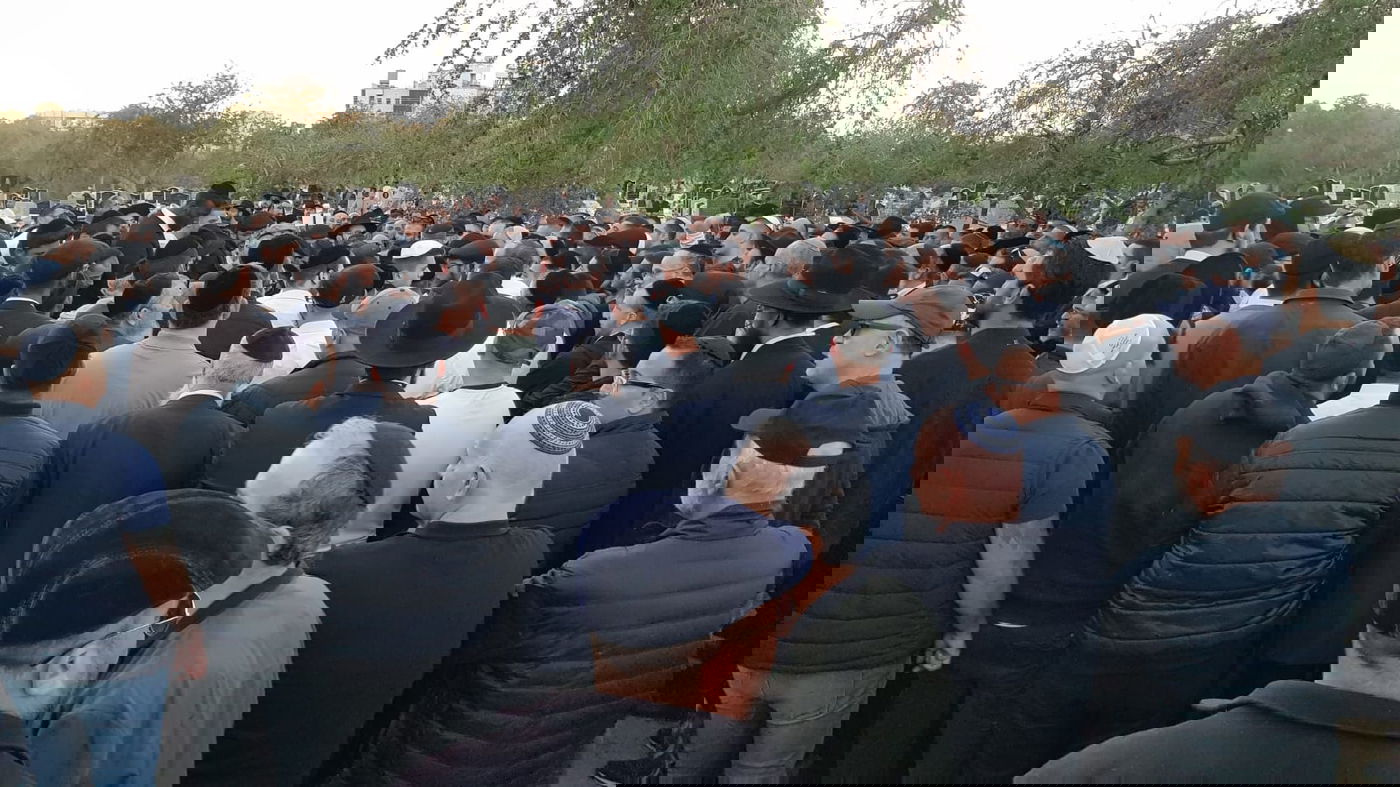 היתום בן ה-7 הספיד: "אבא, מי ידליק איתי את החנוכיה???"