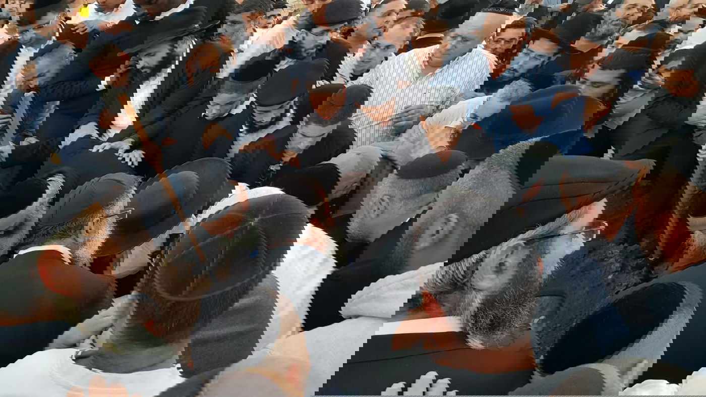 היתום בן ה-7 הספיד: "אבא, מי ידליק איתי את החנוכיה???"