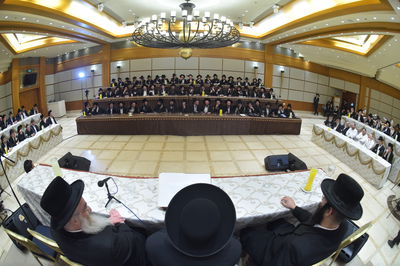 כל הש"ס בע"פ •  אברכי ש"ס איד'ן מול 'בית דין' של גדולי תורה