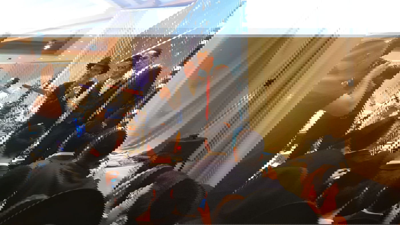 מוטי שטיינמץ, ישי ריבו ואברהם פריד בחתונה • צפו