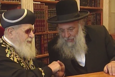 "אני הייתי אצל אבא והרב בניהו הגיע והרב הושיב אותו לידו"