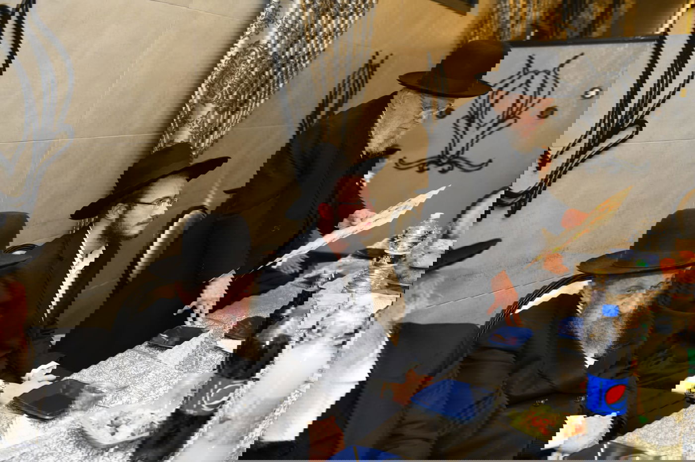 תיעוד: אירוסי נכדת ראש ישיבת סלבודקא, הגאון רבי דב לנדו