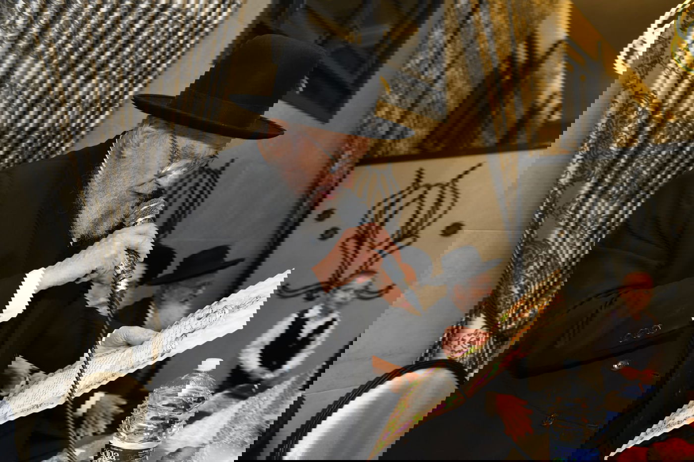 תיעוד: אירוסי נכדת ראש ישיבת סלבודקא, הגאון רבי דב לנדו