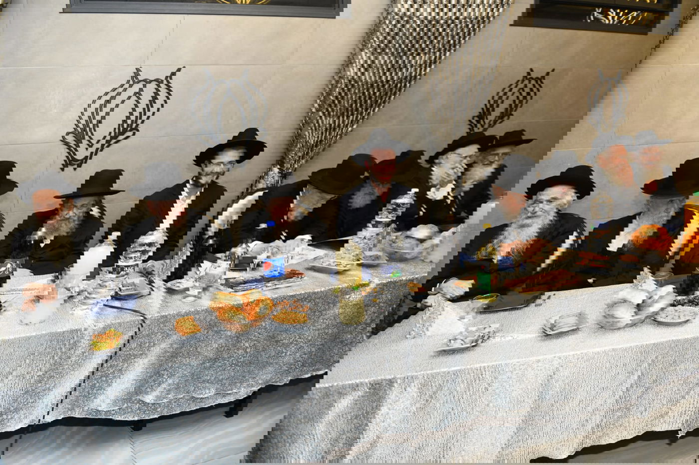 תיעוד: אירוסי נכדת ראש ישיבת סלבודקא, הגאון רבי דב לנדו