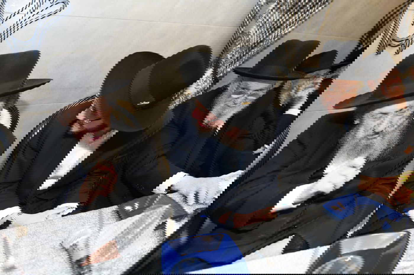 תיעוד: אירוסי נכדת ראש ישיבת סלבודקא, הגאון רבי דב לנדו