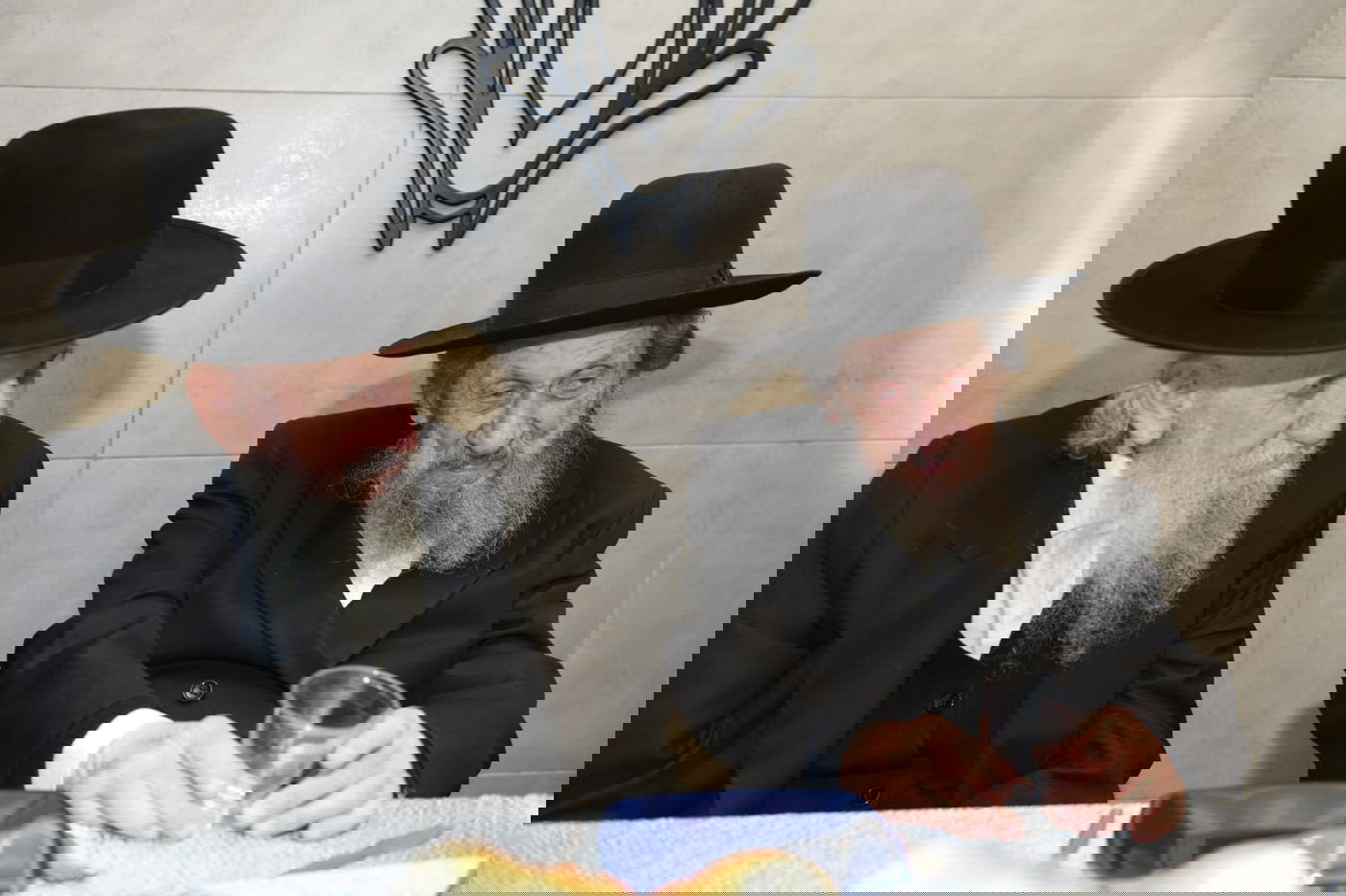 תיעוד: אירוסי נכדת ראש ישיבת סלבודקא, הגאון רבי דב לנדו