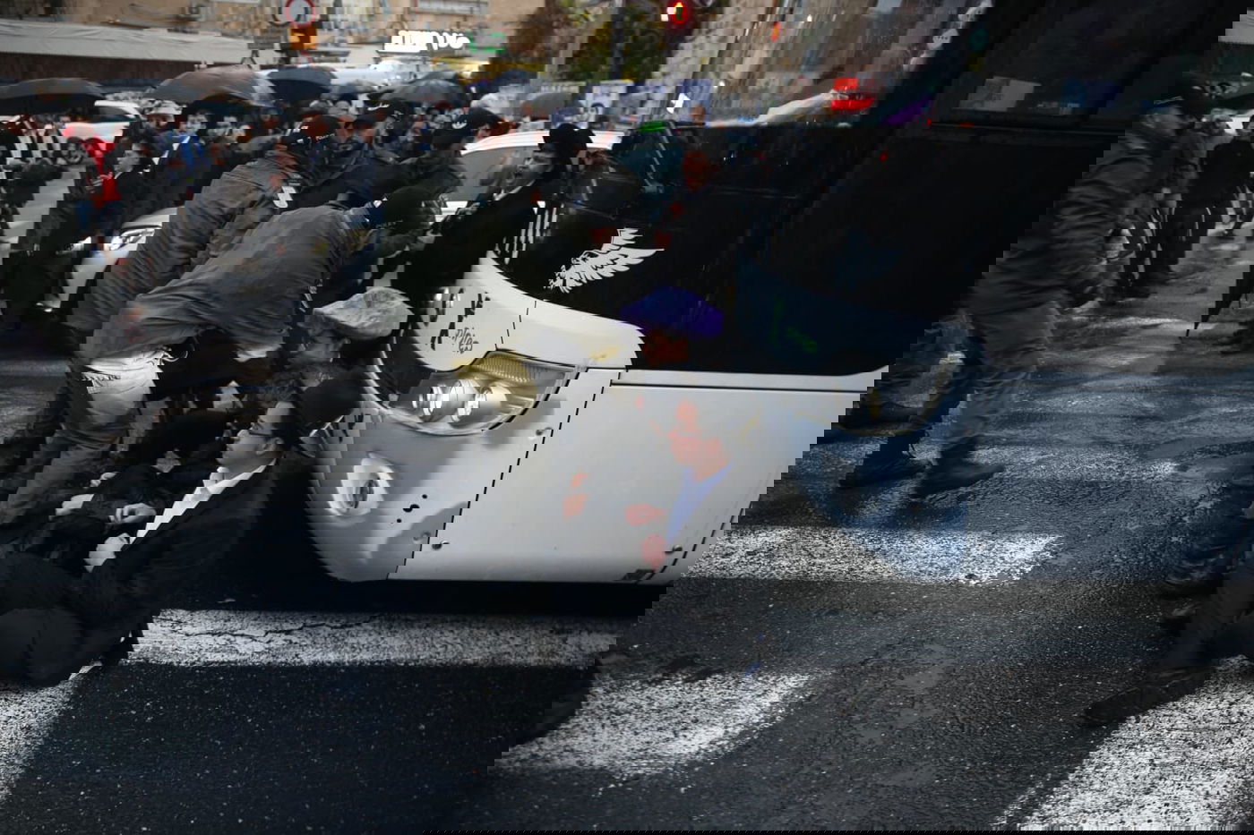 הפגנה סוערת בירושלים: אלימות ומעצרים