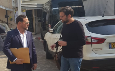 בתמונה: אוריך וגולן, סמוך לבית מרן הגר"ח. בוידאו: עו"ד חדד על הערעור