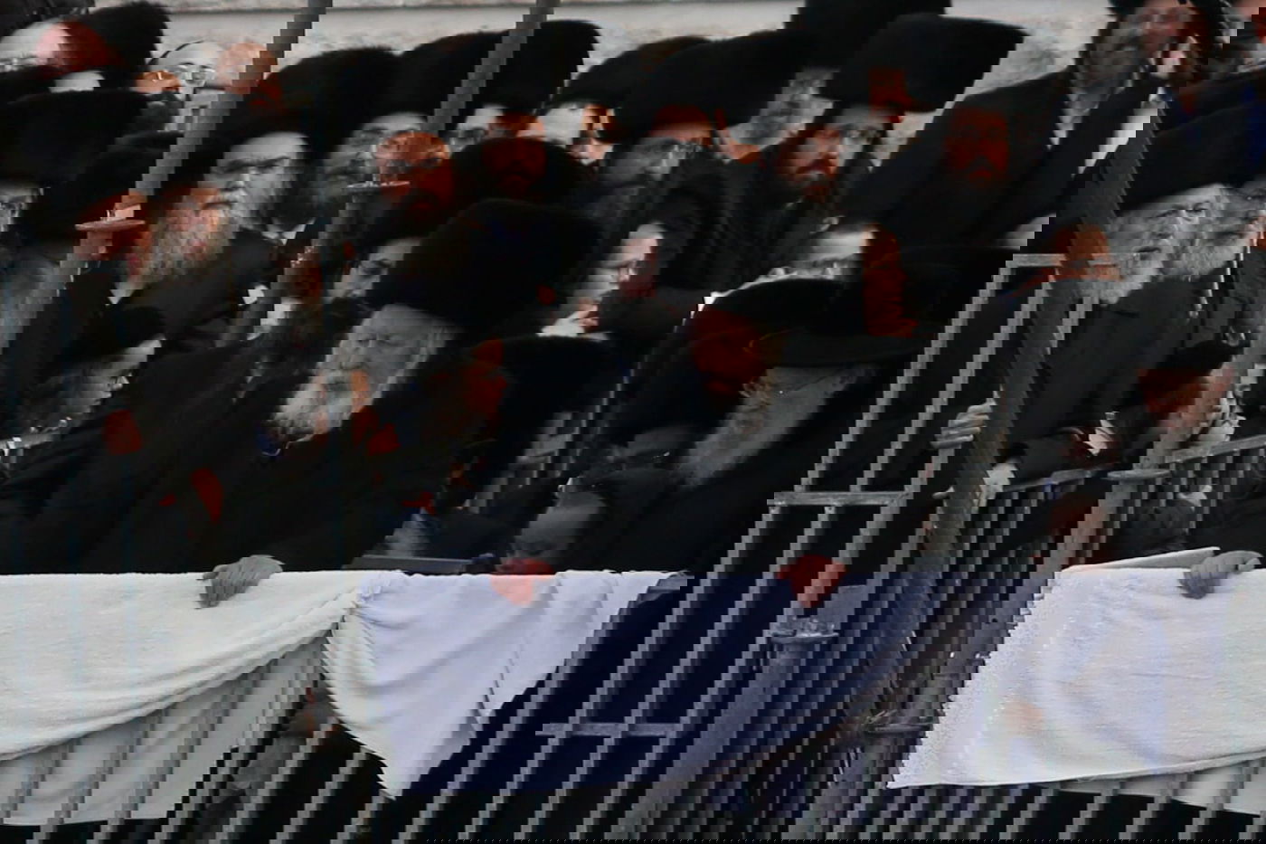 צפו: רבבות בשמחת החופה לנכד האדמו"ר מגור