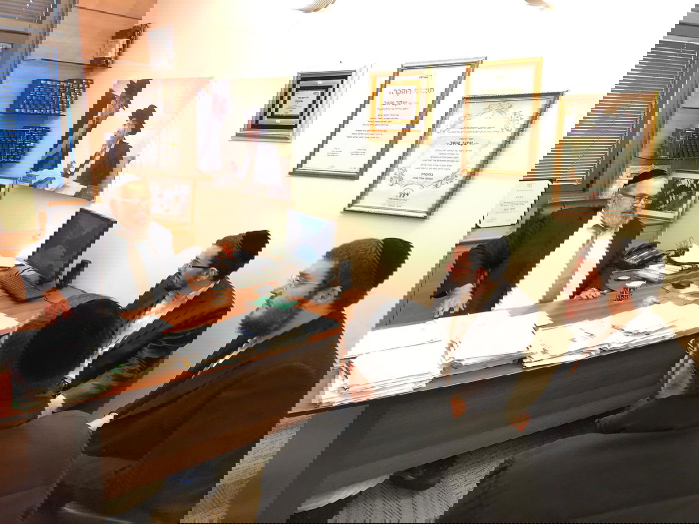 הנציגים לא מתייאשים: נפגשו עם חה"כ יעקב אשר