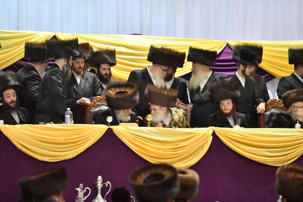 המסע של הרבי מויז'ניץ לארה"ב ומעמד ה'חתן מאהל'. תיעוד