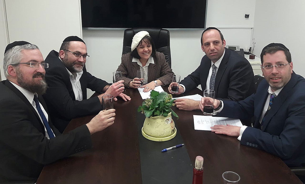 נציגי 'דגל' ובלוך, בימים יפים יותר