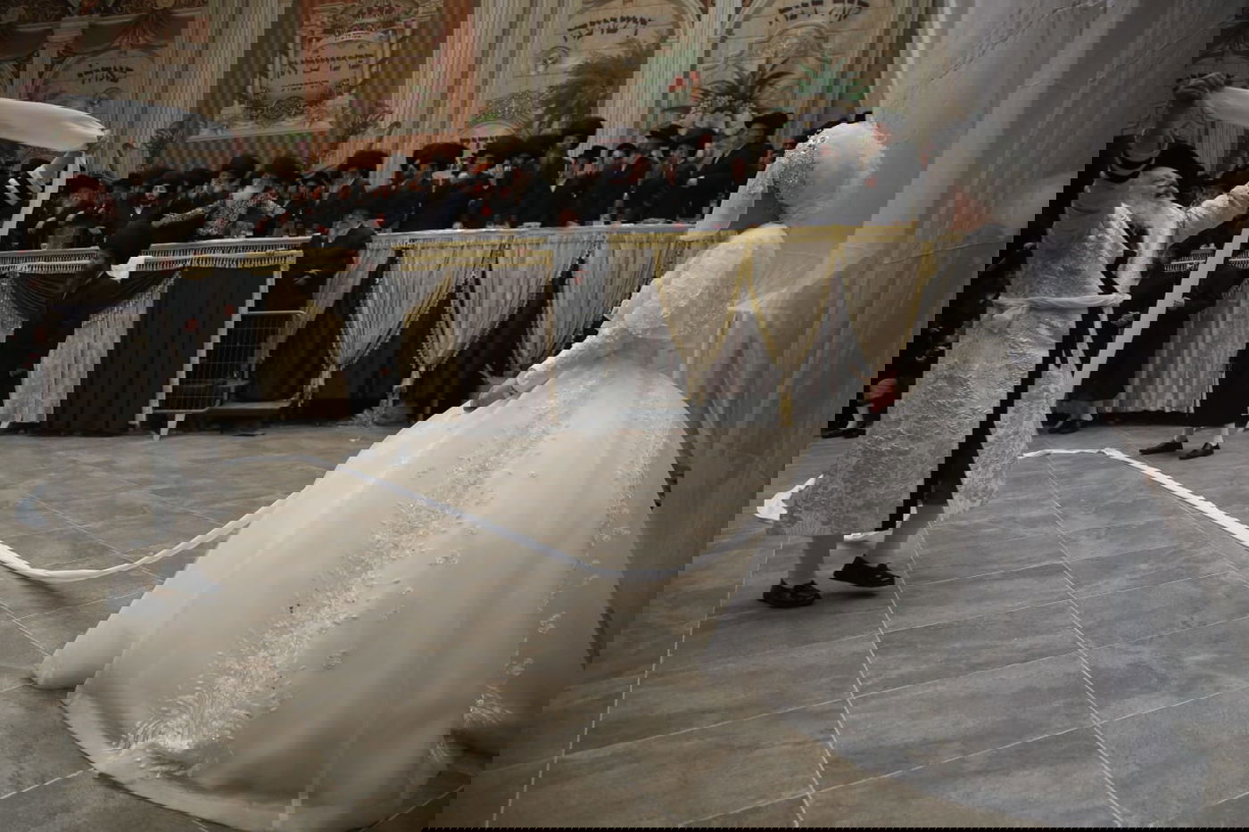 צפו: ה'מצווה טאנץ' לבת הרבי מפרמישלאן