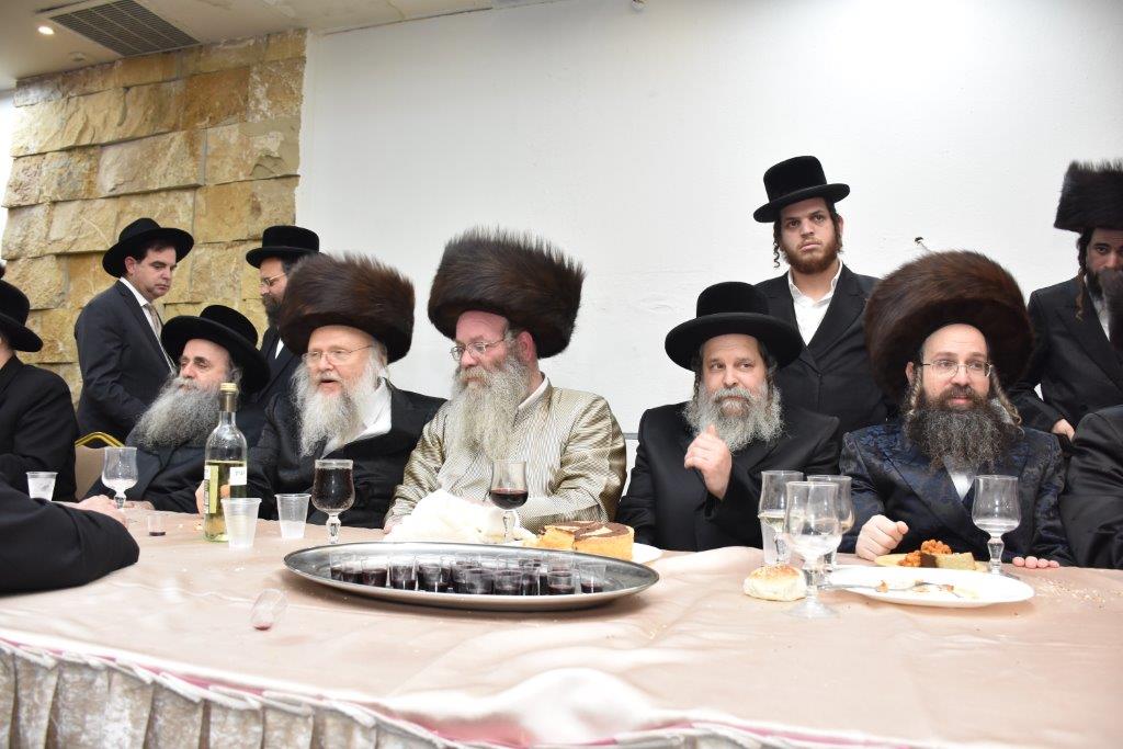 תיעוד: חתונת בן המשפיע הרב אהרן טויסיג עם בת האדמו"ר מלעלוב בראנוביץ