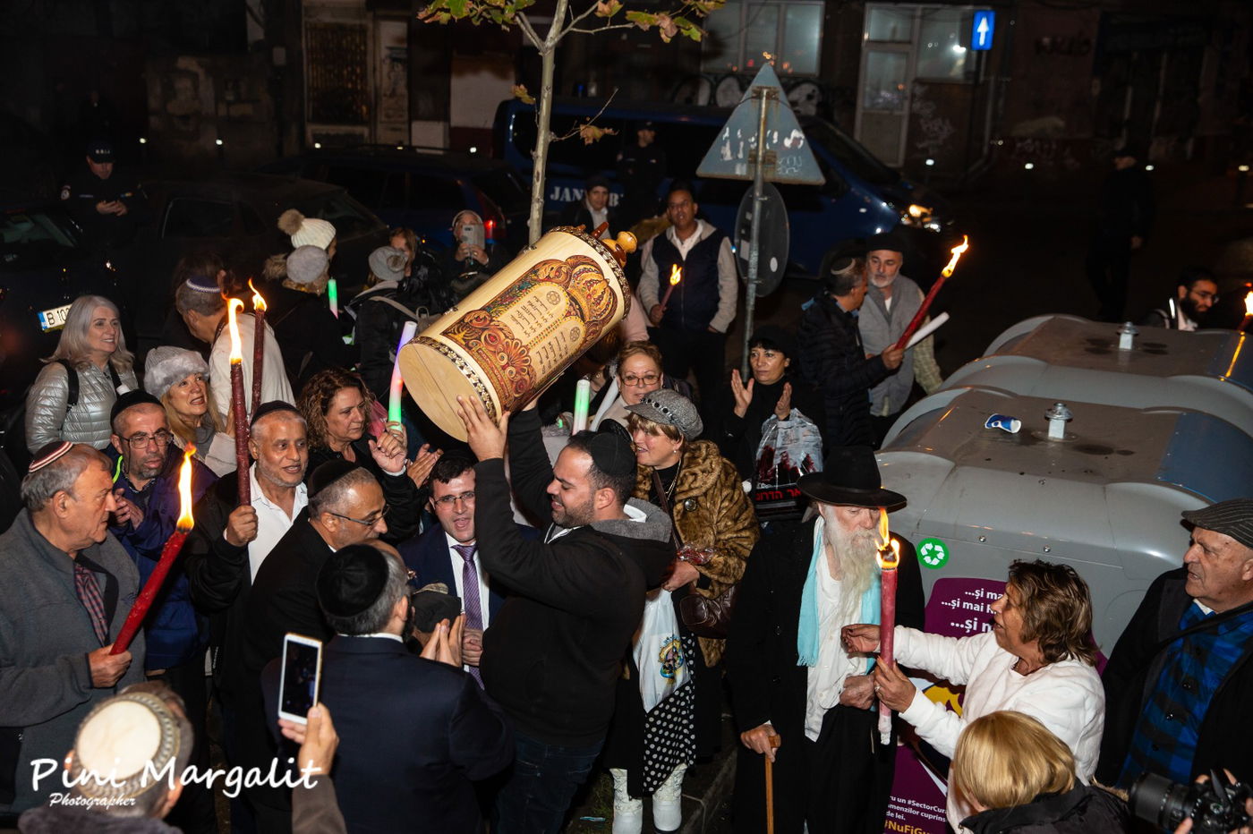 היסטוריה בבוקרשט: ס"ת הוכנס לזכרו של ה'פלא יועץ'