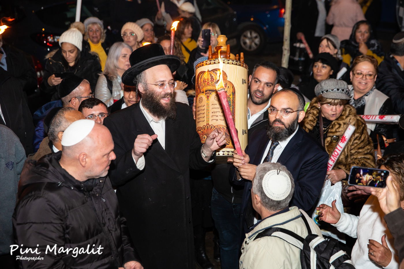 היסטוריה בבוקרשט: ס"ת הוכנס לזכרו של ה'פלא יועץ'