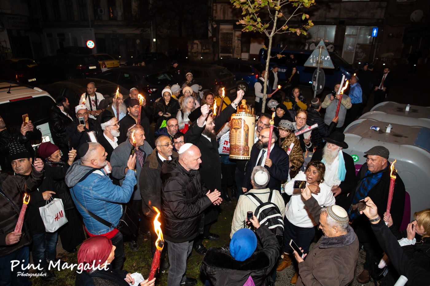 היסטוריה בבוקרשט: ס"ת הוכנס לזכרו של ה'פלא יועץ'