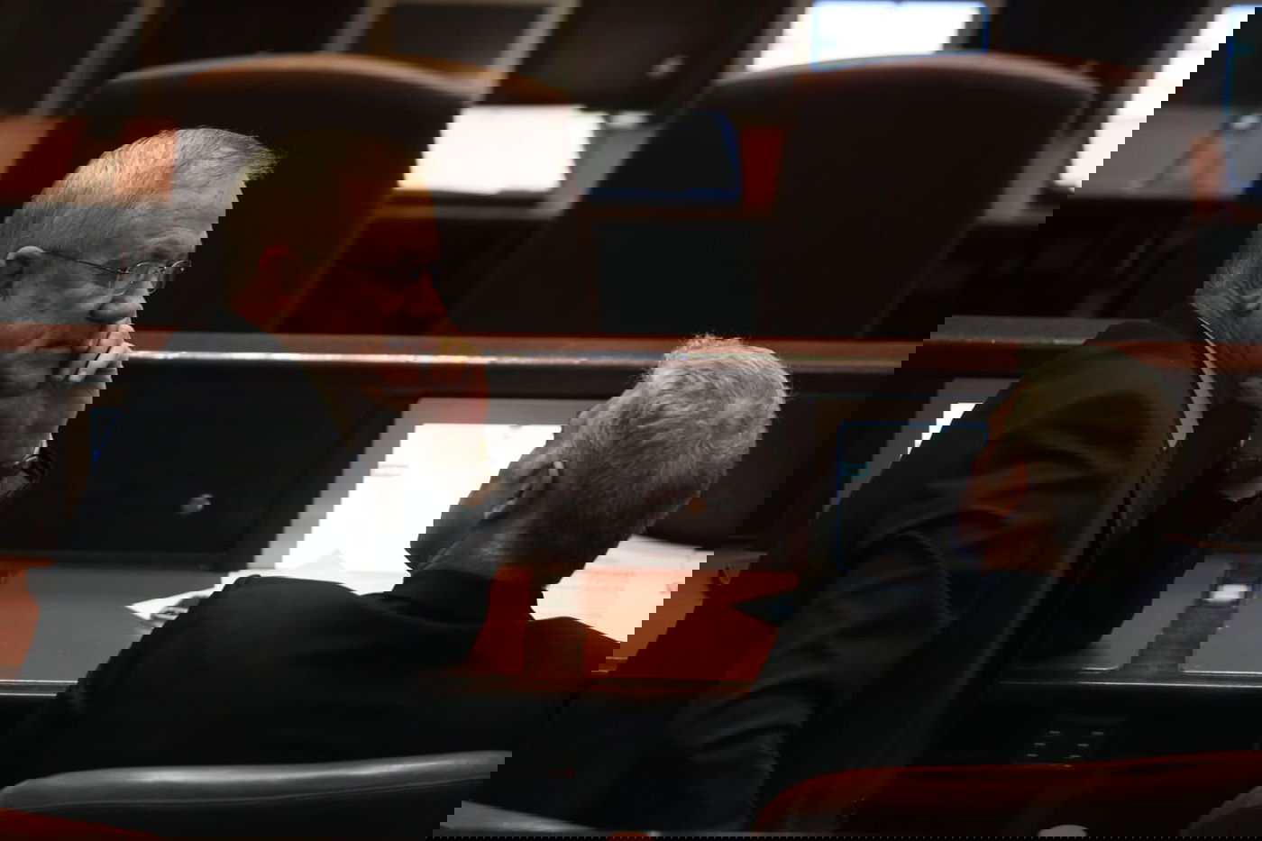 יאיר לפיד ובני גנץ במליאה