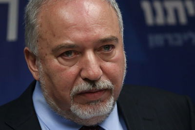 ליברמן: "הליכוד ערכו חתונה קתולית עם החרדים והמשיחיים"