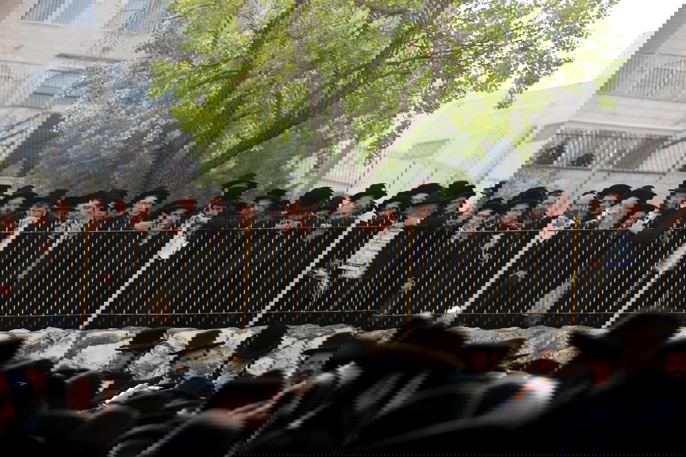 ירושלים: אלפים ליוו למנוחות את אשת הגאב"ד