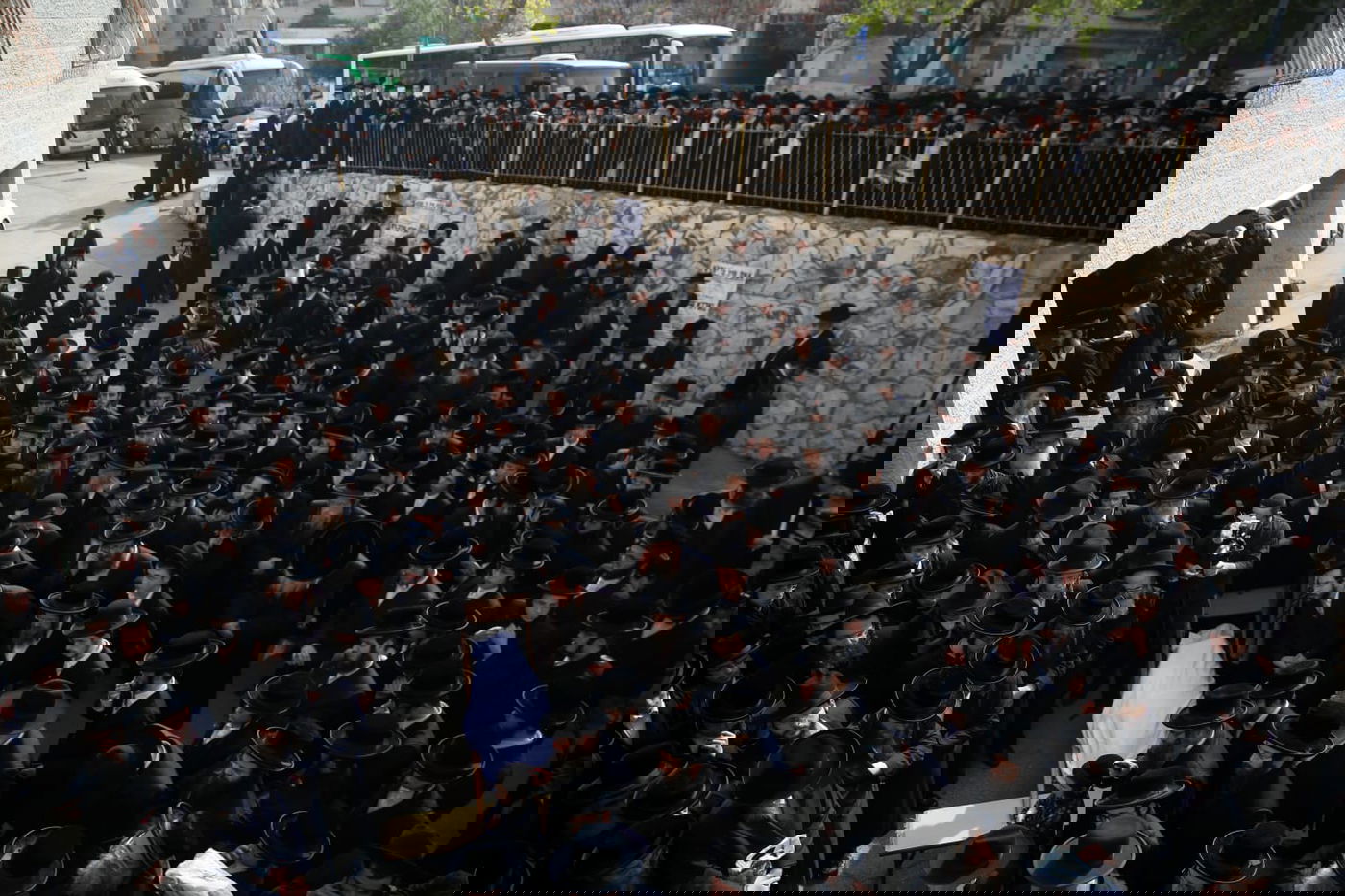 ירושלים: אלפים ליוו למנוחות את אשת הגאב"ד