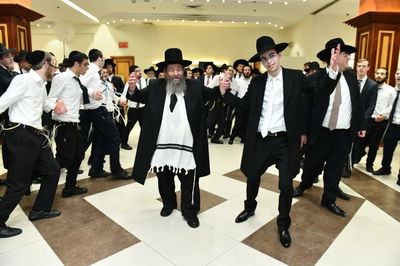 הגרד"י שפירא רוקד באירוע