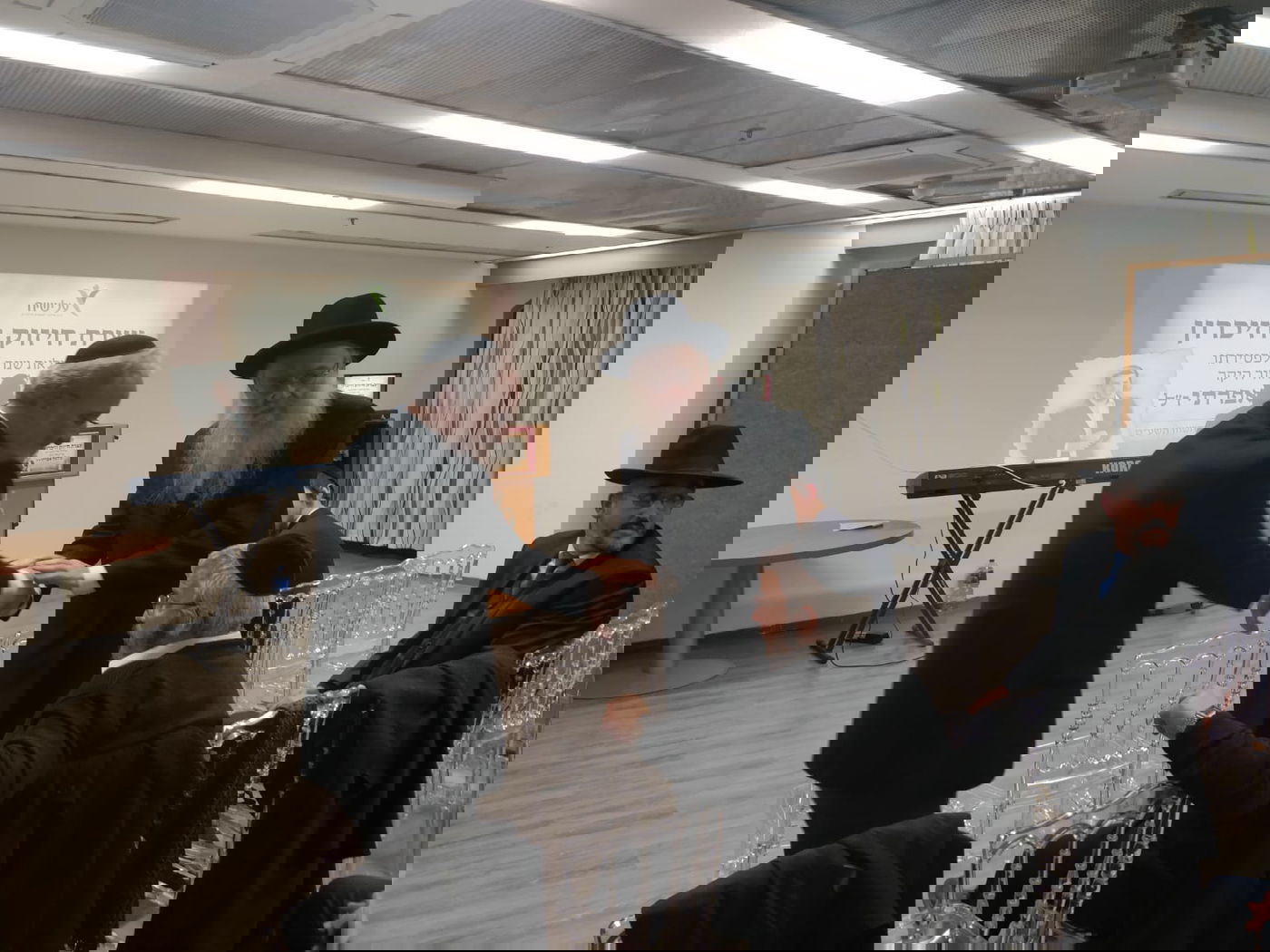 צפו: אירוע מרגש ליום השנה לבחור המיוחד שלמה אפרתי ז"ל