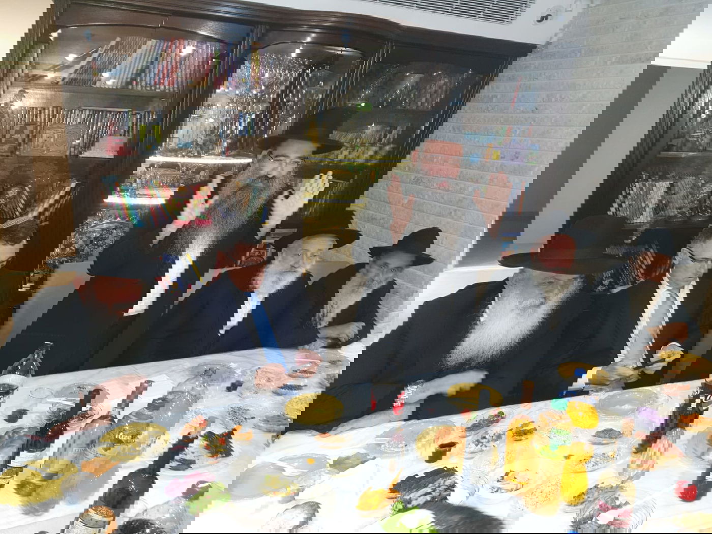 פריימריז? גדעון סער התוועד עם החב"דניקים