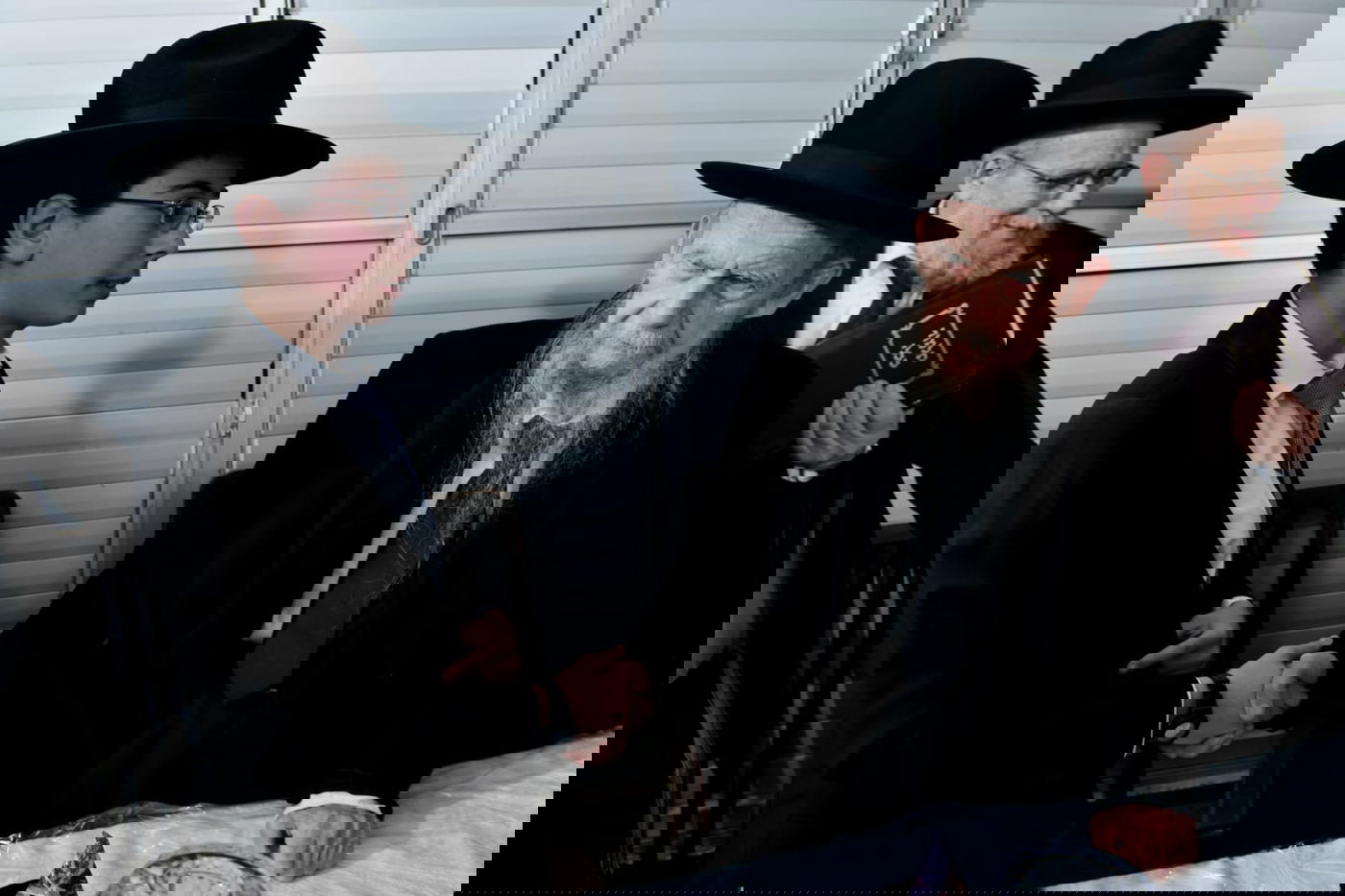 כך חגג ראש הישיבה, הגרי"ג אדלשטיין בר מצווה לנינו