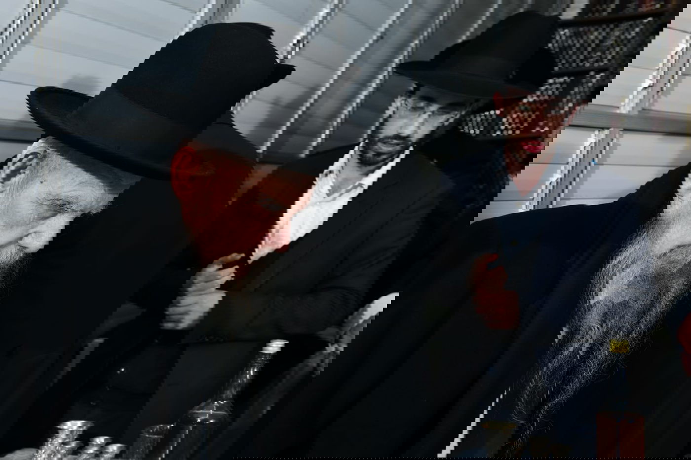 כך חגג ראש הישיבה, הגרי"ג אדלשטיין בר מצווה לנינו