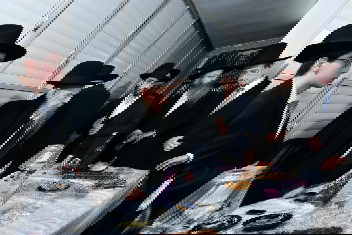 כך חגג ראש הישיבה, הגרי"ג אדלשטיין בר מצווה לנינו