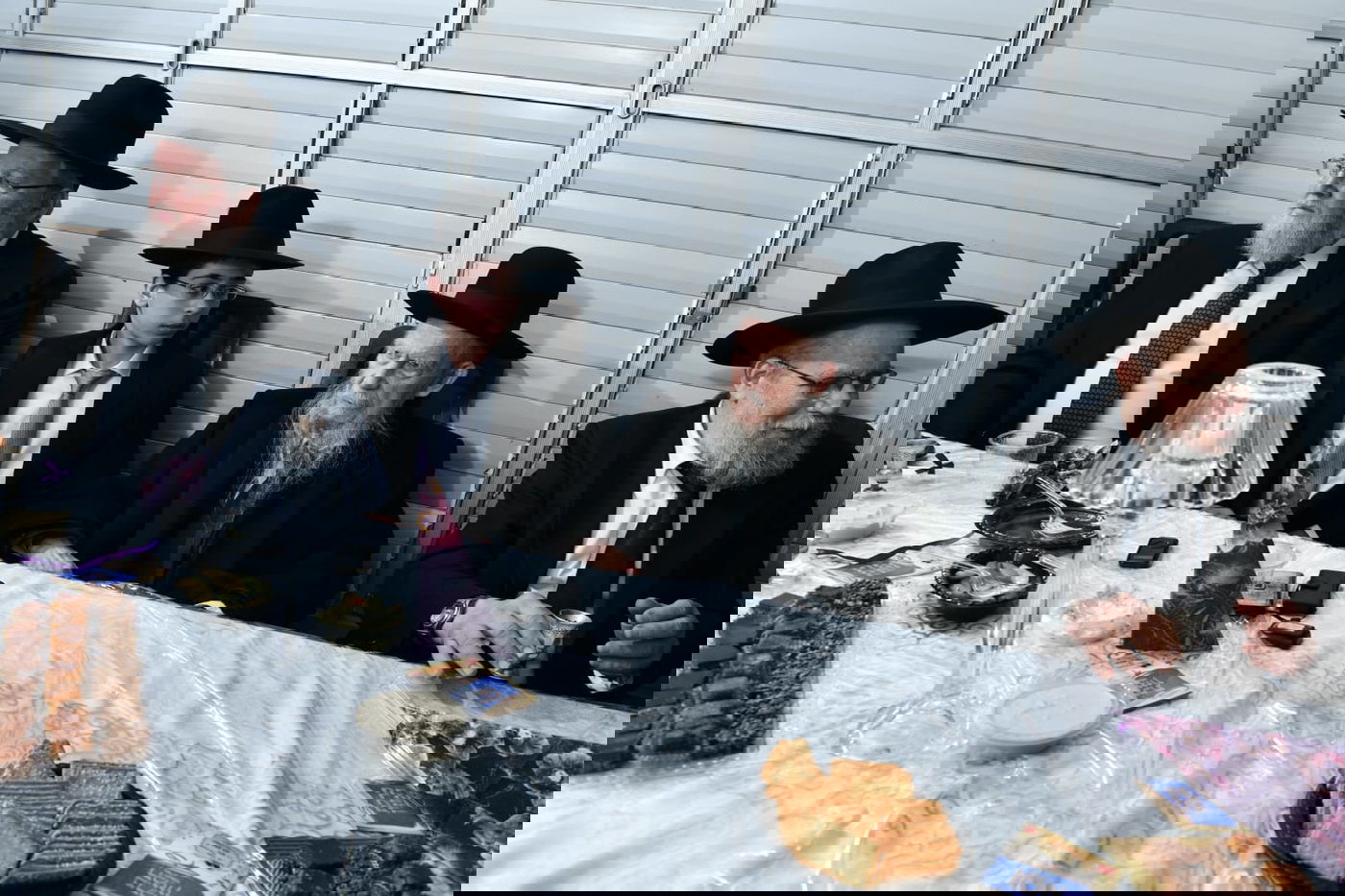 כך חגג ראש הישיבה, הגרי"ג אדלשטיין בר מצווה לנינו