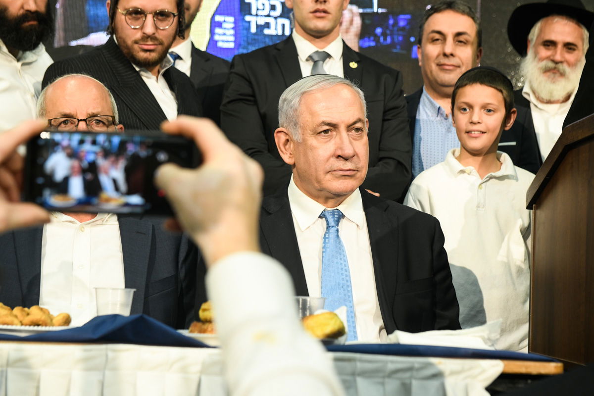 י"ט כסלו בכפר חב"ד: צפו בהתוועדות המרכזית