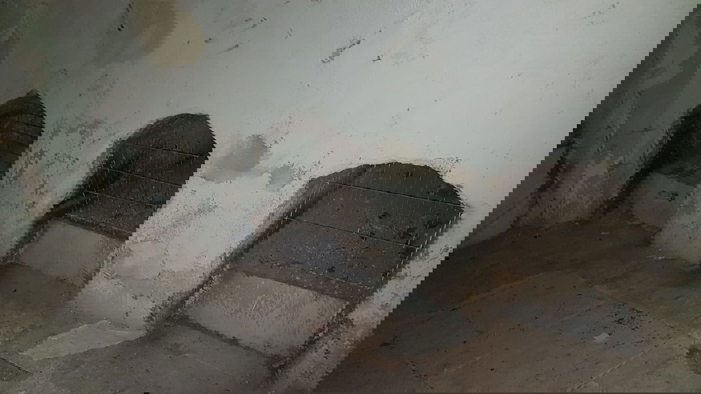 יהודי מימן, מוסלמים שיפצו את מערת האמורא רבי יהושע