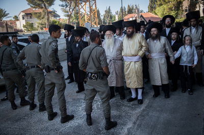 תחבורה בשבת במרכז: 'העדה' קראו להפגין, רבני ב"ב נגד