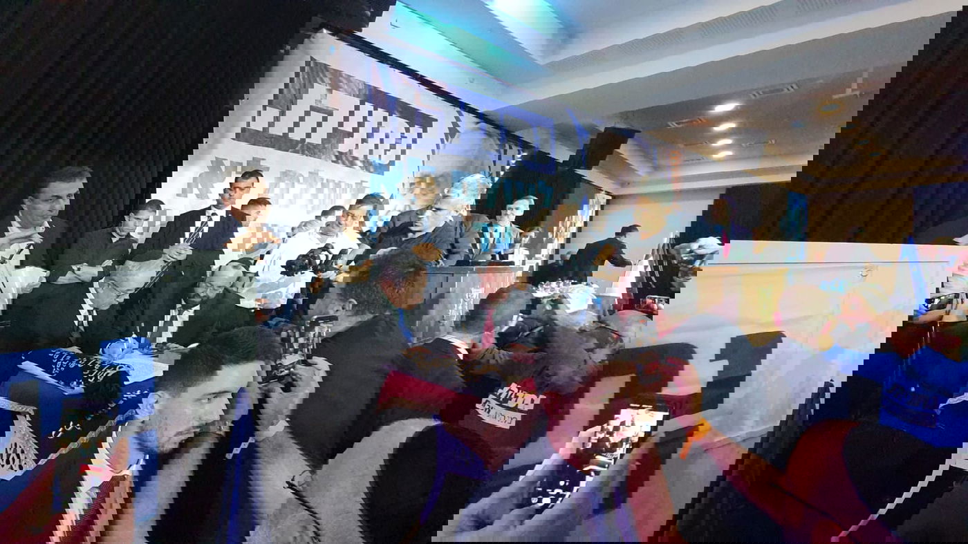 בנימין נתניהו כתב אות בס"ת לניצחון בפריימריז • צפו