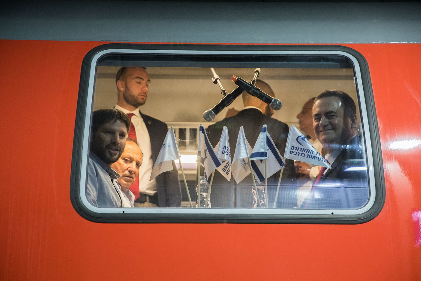 השרים סמוטריץ וכץ ברכבת